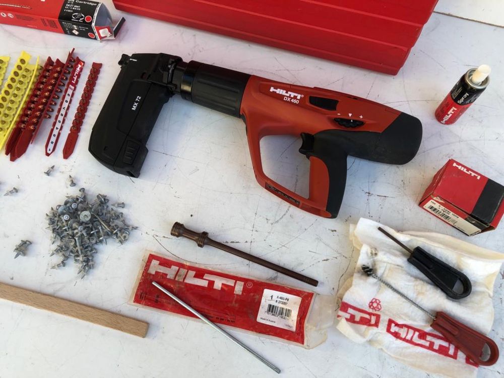 Pistol puscat cuie in Beton Hilti DX 460