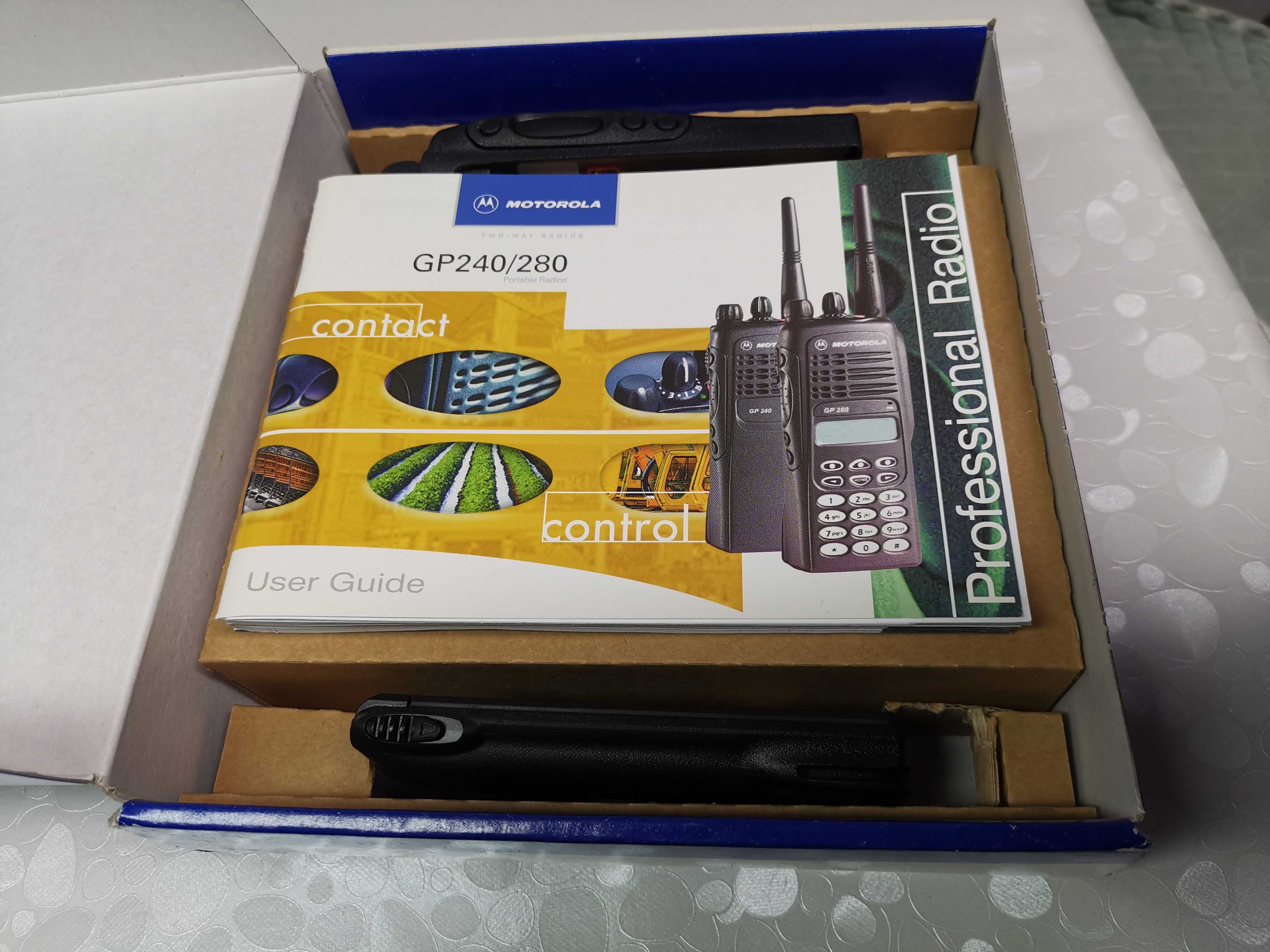 vand Statie portabila MOTOROLA GP280 in cutie originala - NOUA