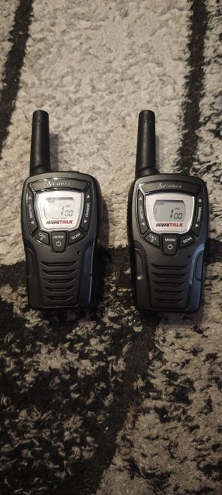 walkie talkie cobra mt 645