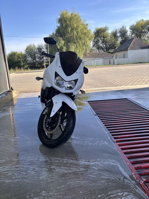 Vând Kawasaki Ninja 250R - an 2010