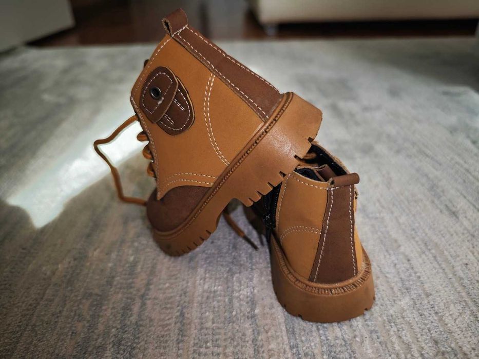 Детски боти 23ти номер и пантофи 27ми номер