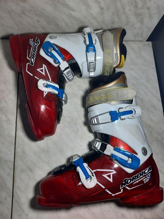 Clapari ski schi Nordica mondo 26 corespunde mărimii 40