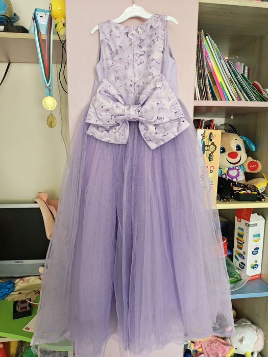 Рокли от 2 до 6 г запазени