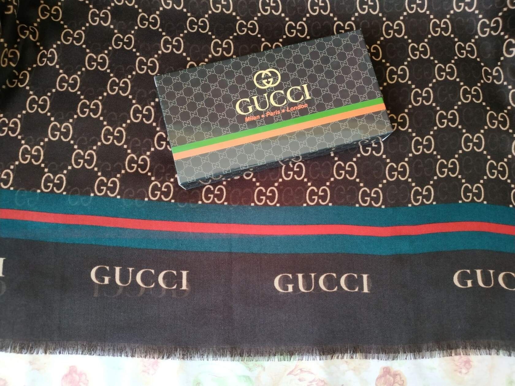 Жен. палантин "Chanel" и "Gucci". Новый.