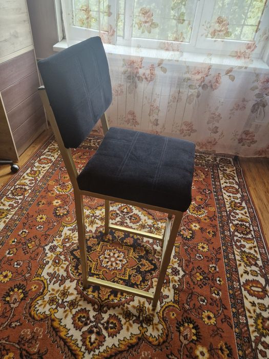 Барные стулья продам 4шт