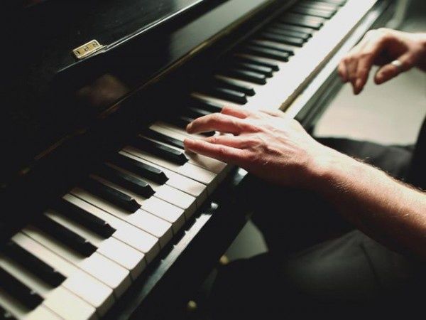Занятия по игре на фортепиано для новичков и любителей!
