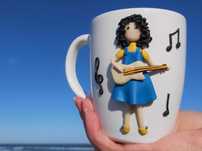 Cadou special cana handmade fetita cu chitara din fimo