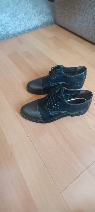 Vand Ghete si Pantofi dama de piele, Nr 38