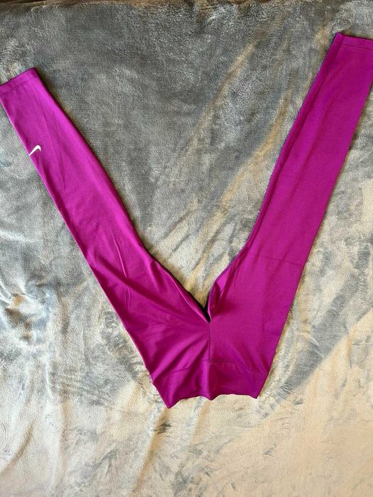 Nike Dri-FIT дамски клин – размер S, цвят цикламен