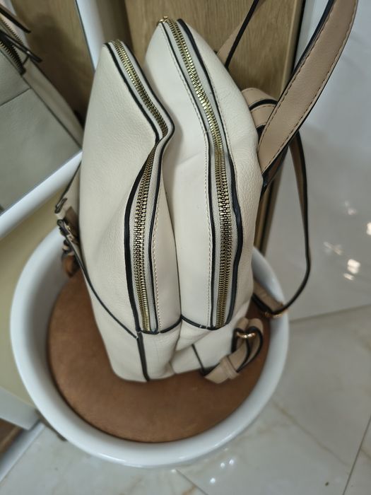 Дамска раница бежова