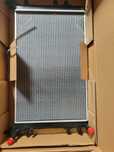 Vând radiator auto nou