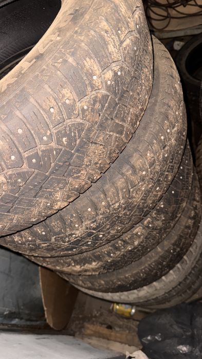 Продаю шины зимние 225/65/17