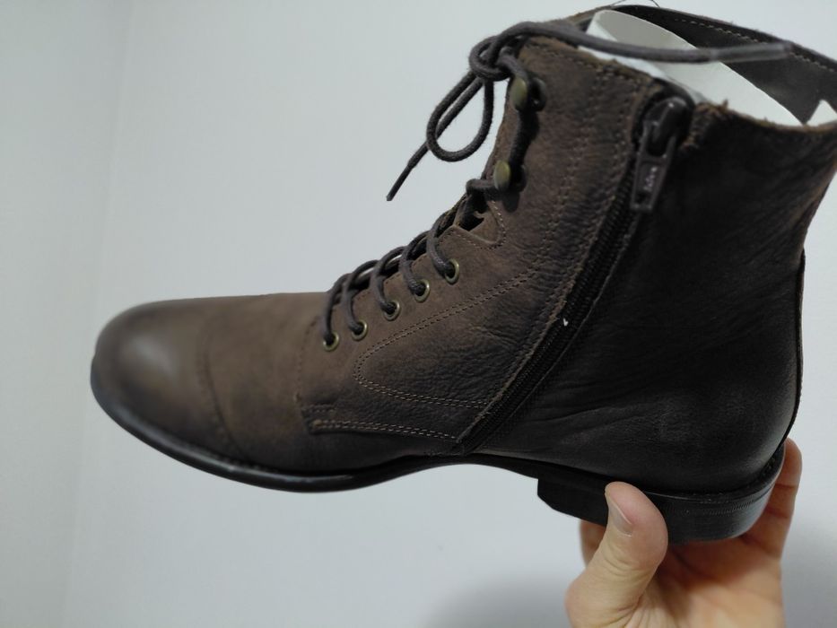 Ghete barbati, din piele.