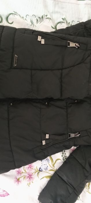 Ayollar va qizlarga kurtka sotiladi