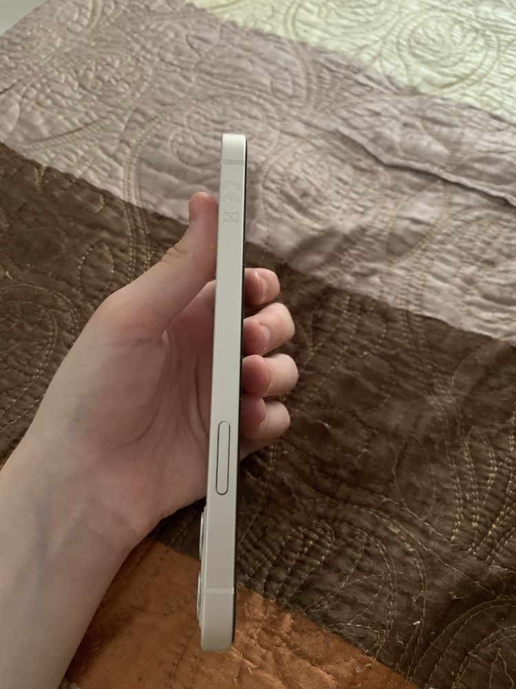 Iphone 12 в идеале ему всего 5 месяцов емкость 79%