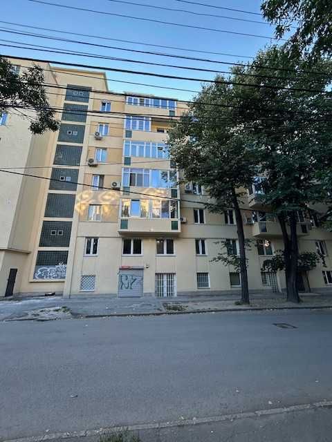 Vand apartament ultracentral 120.000 euro