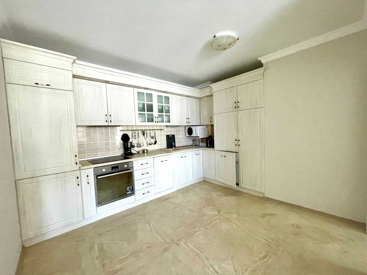 Продава се Тристаен апартамент в Поморие - 103 кв.м за 1447 €/кв.м - Снимка #4