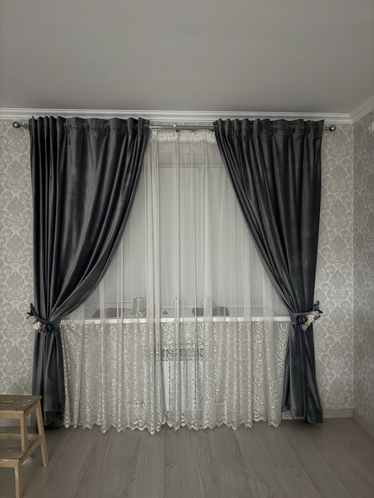 Шторы с карнизом