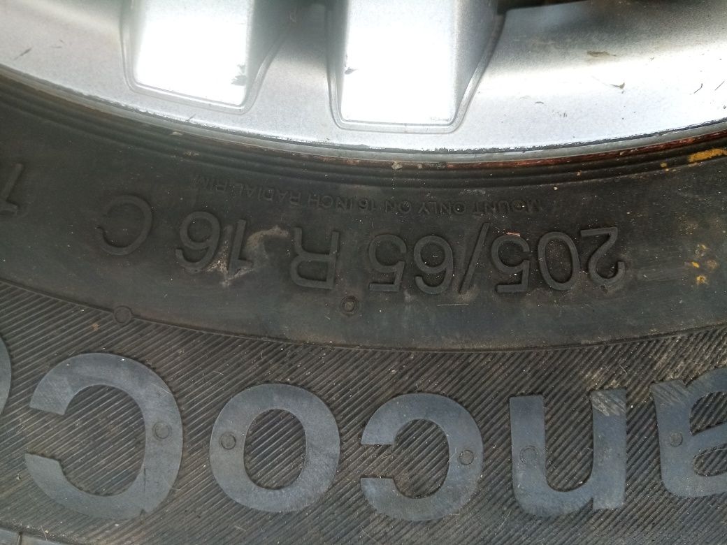 4бр. Джанти за VW бус 16 цола  с гуми 205/65/16 С и тасове