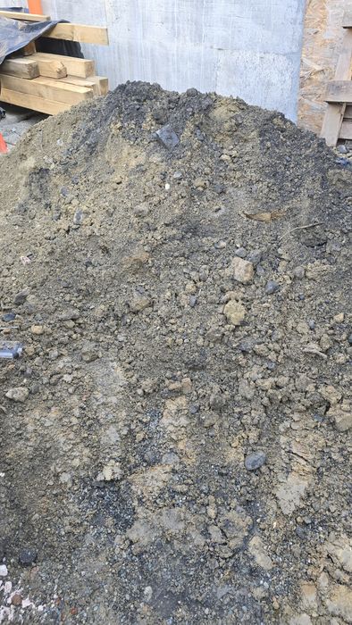 Donez pamant de umplutura