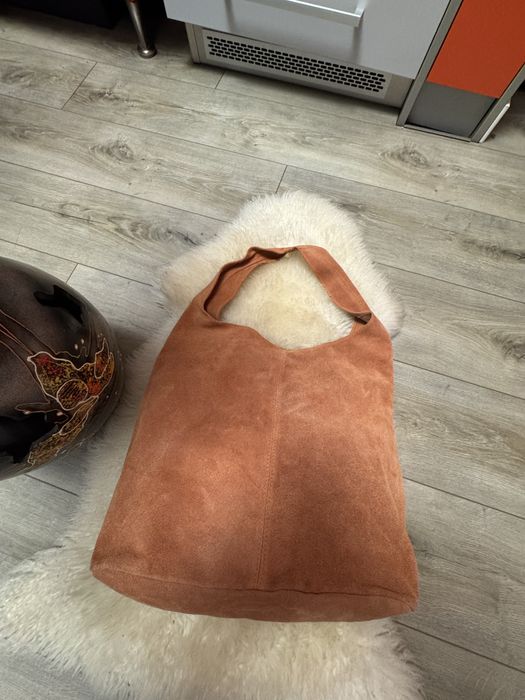 Оранжева чанта от естествен велур