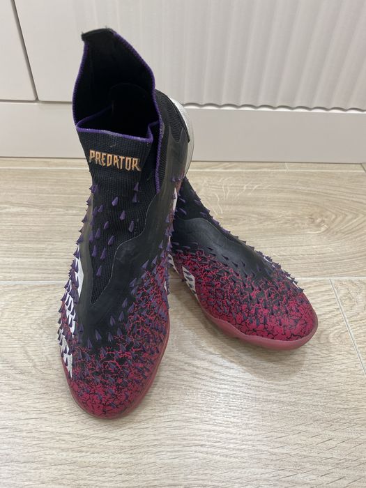 Продам Футбольные Сороконожки PREDATOR