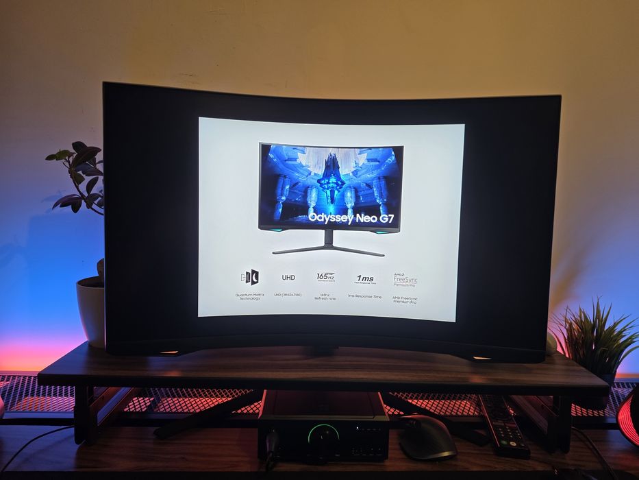 Monitor Samsung neo G7 32 4k