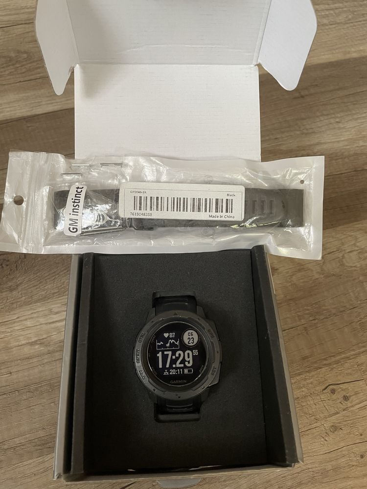 Garmin instinct топ