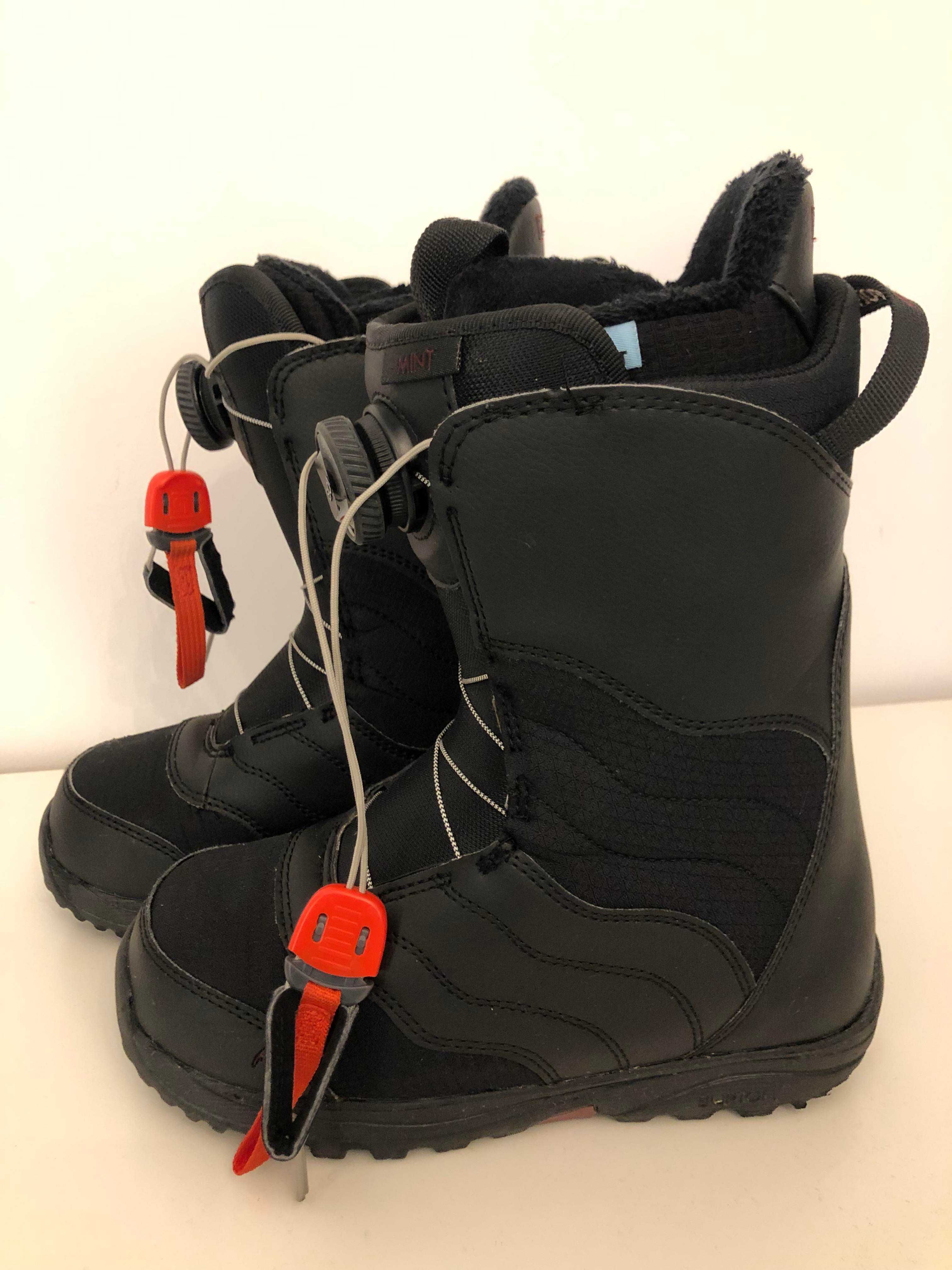 Vand Boots Snowboard Mint BOA în stare impecabilă NOI (marime 35)