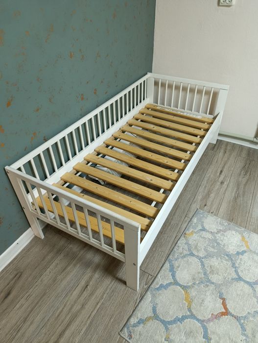 Продам кровать Ikea