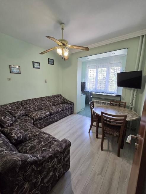 Дава се под наем Тристаен апартамент в Пловдив, Мараша - 90 кв.м за 445 € - Снимка #1