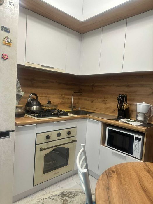 продам квартиру район КЖБИ, школа 20