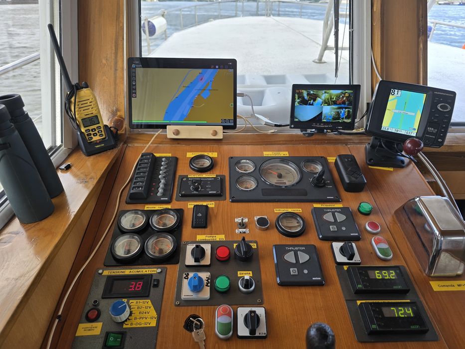 Vând barca vapor yacht 18m