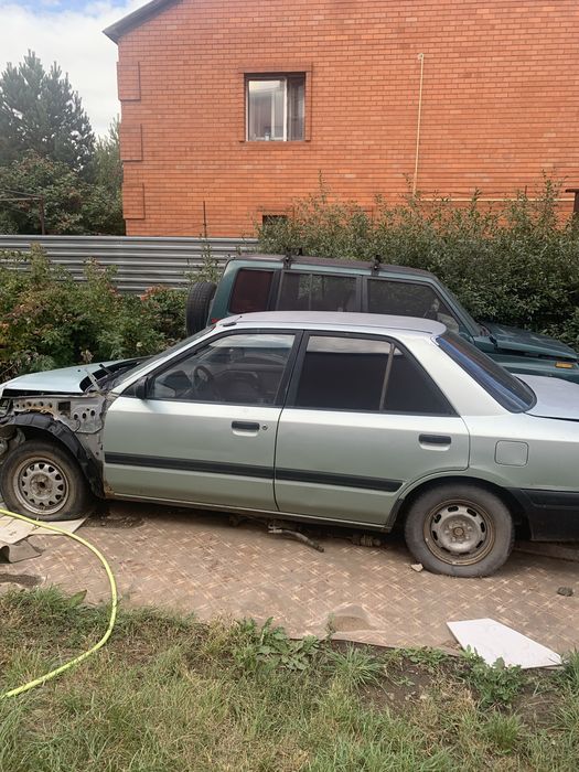 Mazda 323 (рабочий двигатель)
