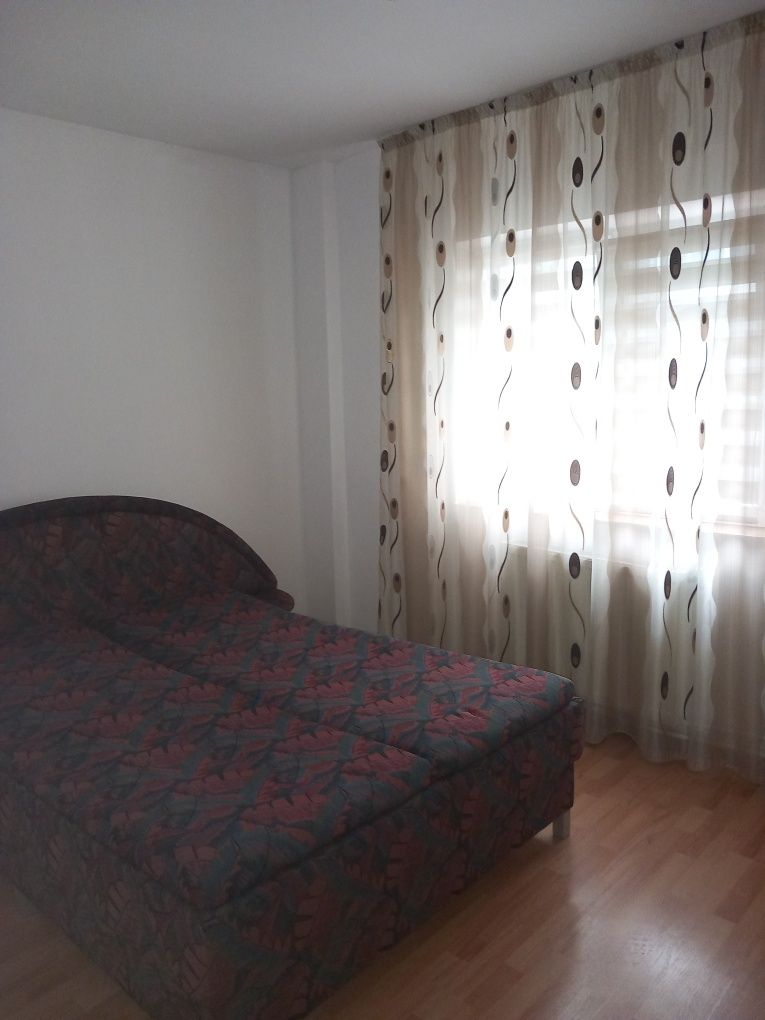 Apartament de închiriat, 2 camere, zona URA