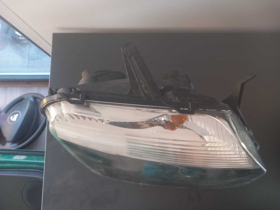 Far dreapta Dacia Duster 1 pentru modelul 4×4 cu negru in interior