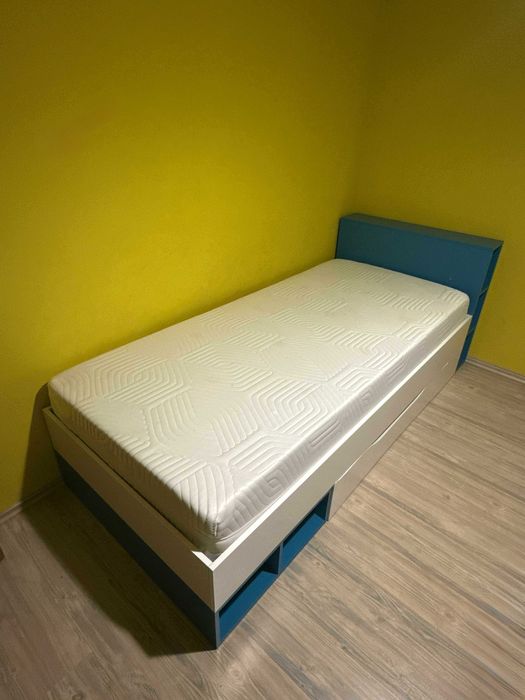 Спалня;Легло;гардероб;бюро;нощно шкафче;матрак;лавица