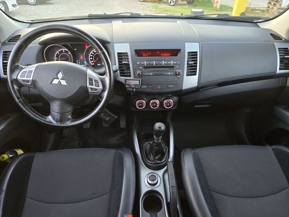 Mitsubishi Outlander 4x4 / 2.0 diesel / Fabricație 2010
