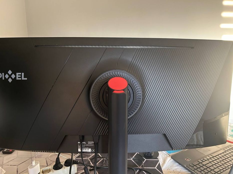 Манитор и кресло