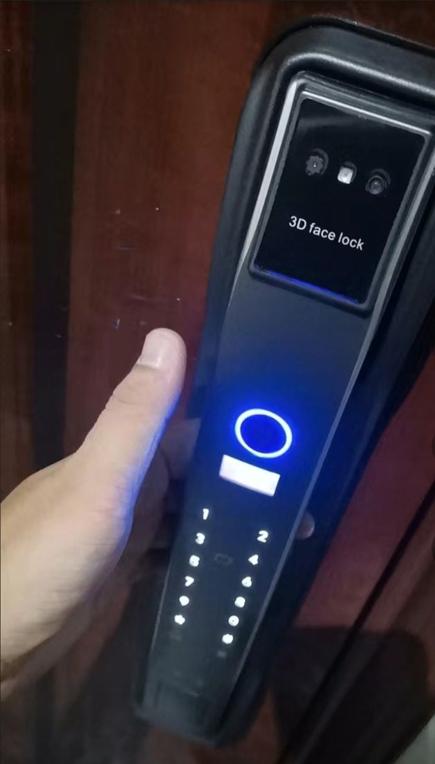 Продам биометрический замок 3 разные модели ,последние на входную двер