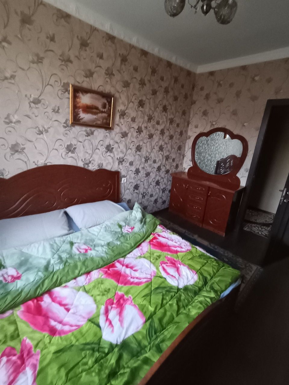 3х комнатная с мебелью и техникой в 7 этажках (роща)