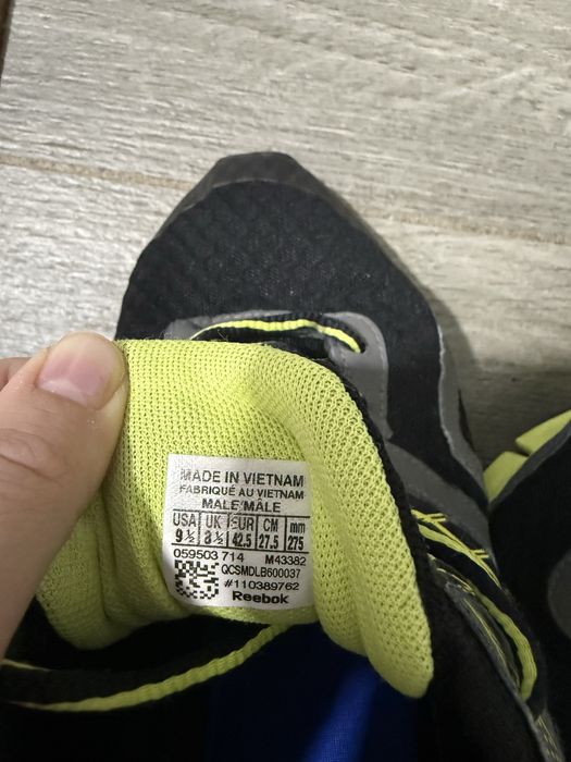 Кроссовки reebok 42,5 размер состояние среднее ,целые