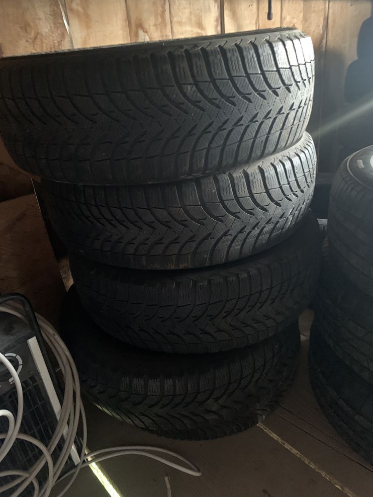 Caucicuri 195/65/15 michelin