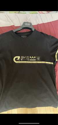 Продам футболку cruyff, отличное состояние и качество, оригинал.