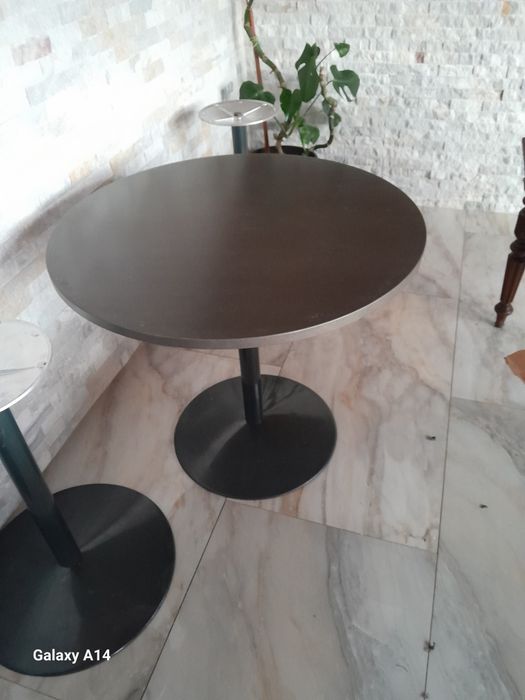 Vand 5 mese cu picior din aluminiu