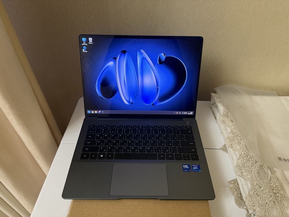 Ноутбук Huawei MateBook 14 14.2" / 16 Гб / SSD 512 Гб / Win 11