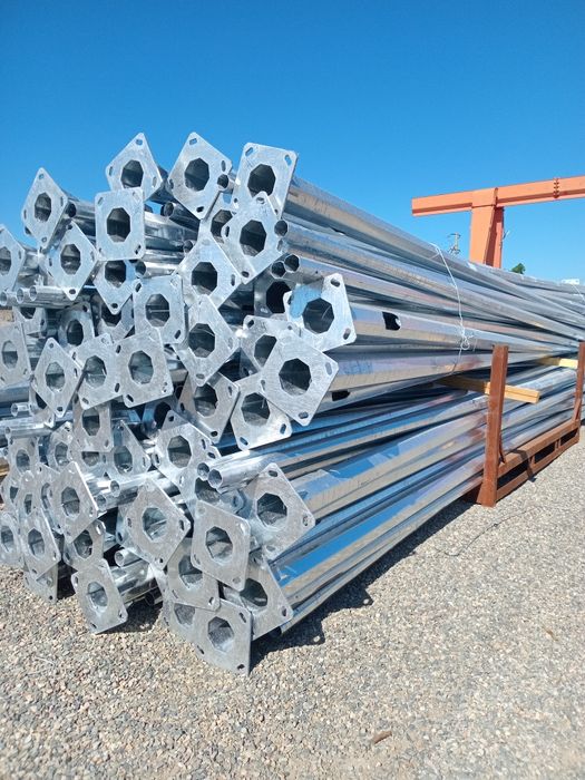 Стойки освещения СГКФ . Металлические столбы . Оцинкованная стойка .