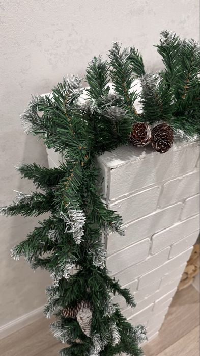 Гирлянда 2,7 м пушистая с шишками