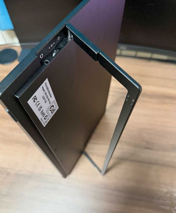 Преносим монитор UPERFECT 18.5 инча 1920x1080p 120Hz Touchscreen