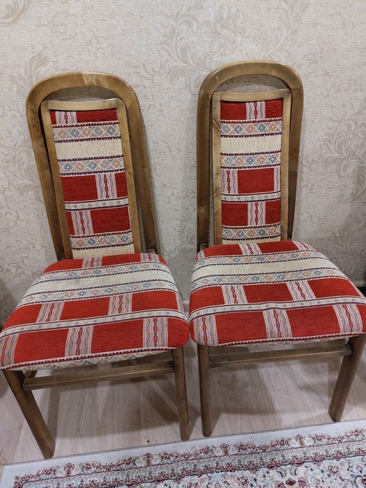Продам пять мягких стула